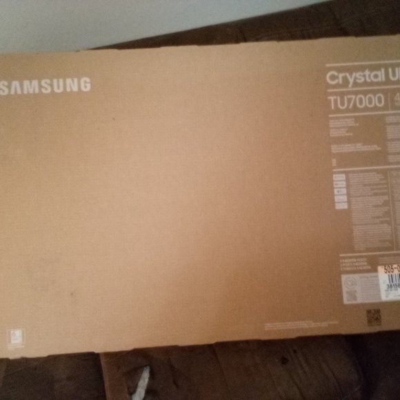 Samsung 43" flat screen tv UHD TU7000 - Picture 1 of 3
